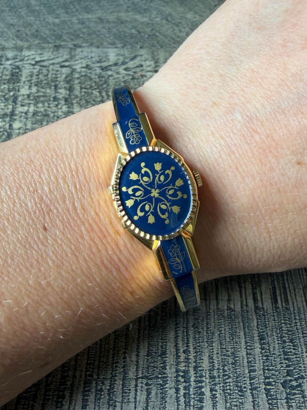 Vintage Andre Mouchet Peek-a-boo Watch - Picture 2 of 9